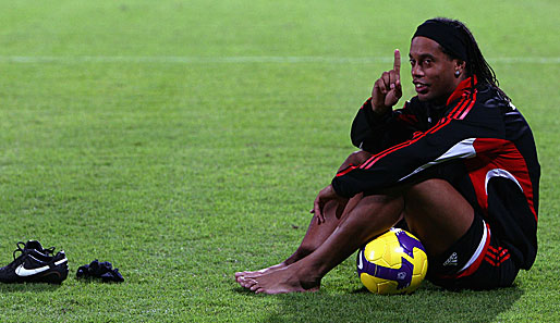 Ronaldinho ist während der nächsten drei Pokalspiele zum Zuschauen verdammt