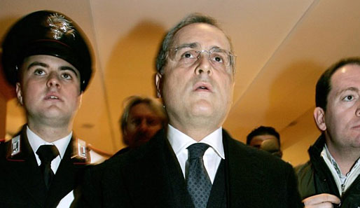 Lazio Roms Präsidenten Claudio Lotito (Mitte) drohen zwei Jahre Gefängnis