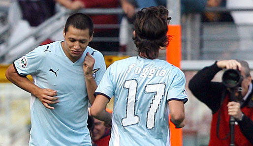 Lazios Mauro Zarate (links) feiert mit Pasquale Foggia das 1:0 gegen Juventus Turin