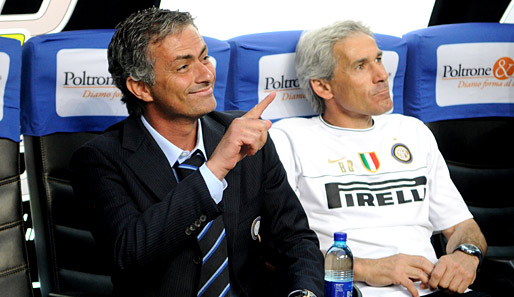 Um nach dem Scudetto den Supercup zu holen, muss Inter-Coach Mourinho (l.) in China antreten