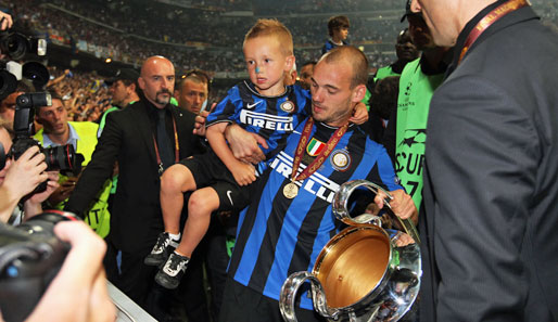 Wesley Sneijder holte mit Inter in der zurückliegenden Saison das Triple