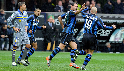 Zwei Tore von Hernan Crespo (l.), aber am Ende jubelt Inter dank Stankovic