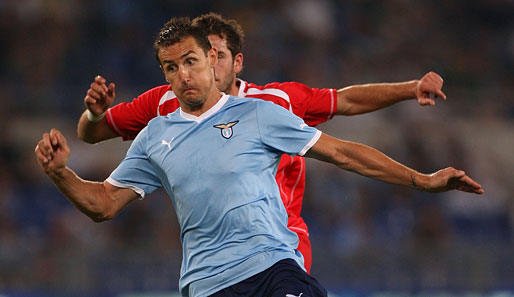 Auch für Miroslav Klose und Lazio Rom schiebt sich der Liga-Start noch etwas auf