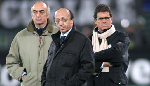 Ex-Juve-Sportdirektor Luciano Moggi (M.) wurde zu vier Monaten Haft verurteilt