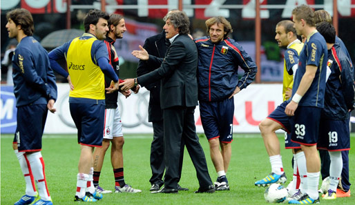 Erfuhren am Samstag beim Aufwärmen von der Absage: Die Profis vom AC Milan und dem FC Genua