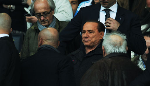 Silvio Berlusconi (M.) übernahm 1986 den Vorsitz des AC Milan