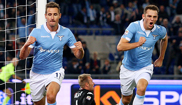Miroslav Klose (l.) erzielte den Siegtreffer für Lazio