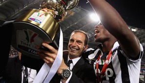 Massimiliano Allegri und sein Mittelfeld-Star Paul Pogba jubeln über den Pokalsieg in Italien