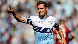 Jubelt Miroslav Klose auch nächstes Jahr noch für Lazio? Der Stürmer will sich im Winter entscheiden