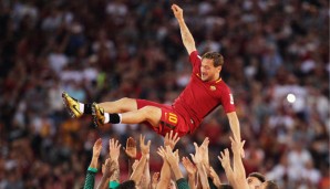 Francesco Totti wurde von der UEFA für seine Verdienste ausgezeichnet