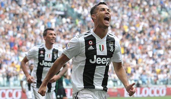 Cristiano Ronaldo spielt bei Juventus Turin.