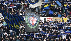 Beim Top-Spiel zwischen Inter Mailand und dem SSC Neapel ist ein Anhänger der Heimmannschaft bei einem Autounfall ums Leben gekommen.