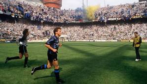 MITTELFELD - Lothar Matthäus (von 1988 bis 1992 Inter Mailand): Erlebte bei Inter den Höhepunkt seiner Karriere. Gehörte neben Maradona zu den besten Spielern der Liga. 1991 wurde er zum ersten und bisher letzten deutschen Weltfußballer gewählt.