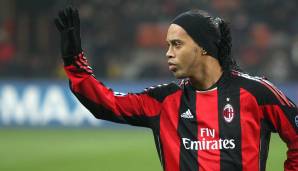 Ronaldinho: Bei Milan von 2008 bis 2011, Ligaspiele in der Saison 2010/11: 11. Nachdem er anfangs noch Stammspieler war, spielte er später kaum noch eine Rolle. 2011 kehrte er schließlich nach Brasilien zurück, bis er 2018 seine Karriere beendete.