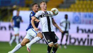 Der junge Schwede, der zur kommenden Saison zu Juventus Turin zurückkehren wird, überzeugte in dieser Saison bei Parma als konstanter Torjäger und Vorlagengeber und hatte großen Anteil daran, dass die Norditaliener nie in Abstiegsnähe gerieten.