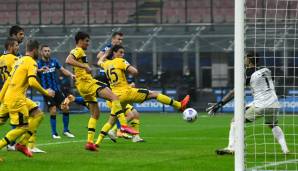 Der Ex-Münchner Ivan Perisic erzielt das 2:2 für Inter gegen Parma.