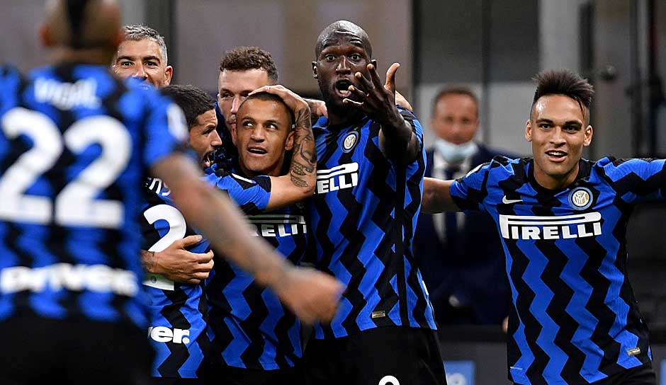 Inter Mailand hat in den vergangenen Transferperioden zur großen Shoppingtour geblasen. Im Ranking der wertvollsten Serie-A-Kader von Statista und CIES sind die Nerazzurri jedoch nur auf Platz drei. Das komplette Ranking gibt's hier.
