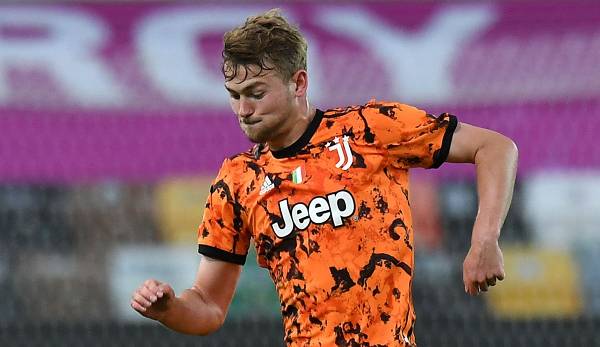 Innenverteidiger Matthijs de Ligt hat verraten, dass er sich von seinen Teamkollegen bei Juventus Turin wegen seines Kleidungsstils ab und an kleine Späße gefallen lassen muss.