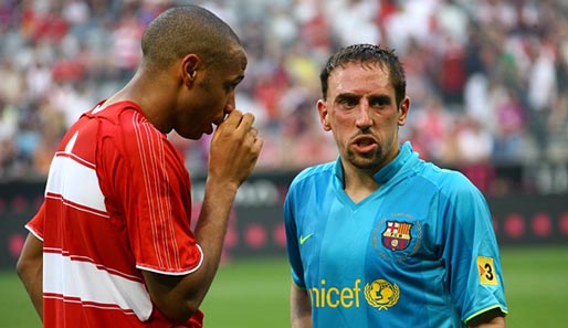Franck Ribery (r.) und Thierry Henry führen die Equipe Tricolore gegen Argentinien an