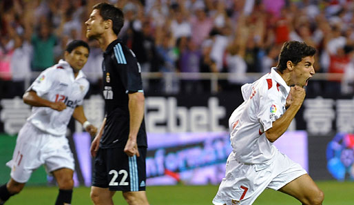 Jesus Navas (r.) traf im Hinspiel beim 2:1-Sieg des FC Sevilla gegen Real Madrid