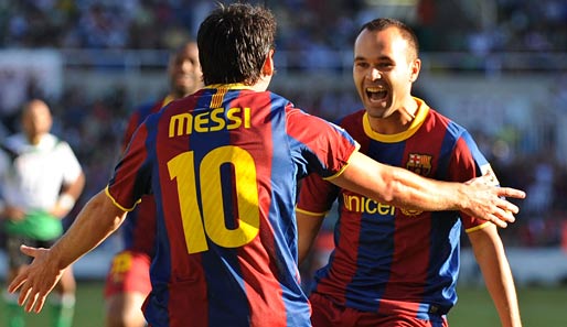 Zwei von drei Barca-Torschützen: Leo Messi (l.) und Andres Iniesta bejubeln das 0:1