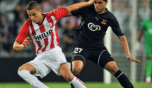 Ibrahim Afellay (l.) spielte sechs Jahre beim PSV Eindhoven