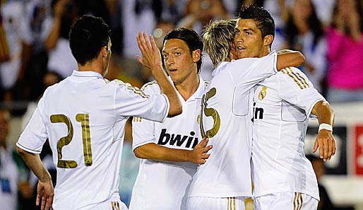 Mesut Özil (2.v.l.) sicherte Real Madrid mit seinem Tor den Sieg gegen Philadelphia Union