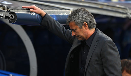 Real-Coach Jose Mourinho muss beim nächsten Supercup zwei Spiele von der Tribüne aus ansehen