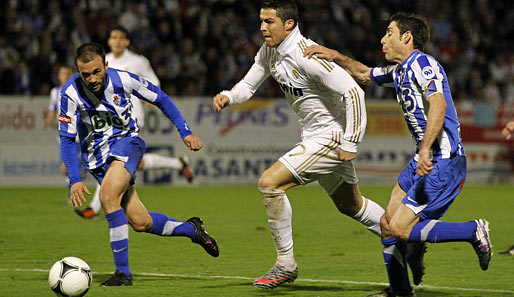 Cristiano Ronaldo (Mitte) erzielte beim Pokalspiel in Ponferradina den 2:0-Endstand für Real Madrid