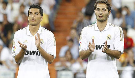 Nuri Sahin (l.) und Hamit Altintop kamen bei Real Madrid bislang nicht zur Entfaltung