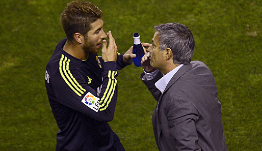 Stimmt es noch im Verhältnis von Sergio Ramos (l.) und Mourinho?