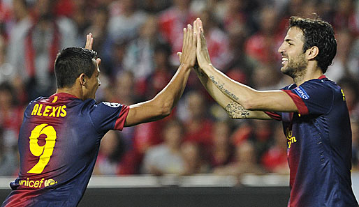 Alexis Sanchez (l.) und Cesc Fabregas spielten Mallorca fast im Alleingang auseinander