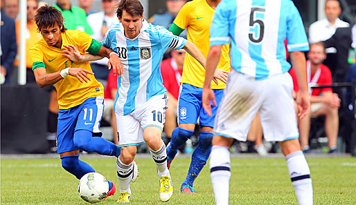 Im Nationaltrikot sind Messi und Neymar auch weiterhin Gegner. Bei Barce zaubern beide zusammen