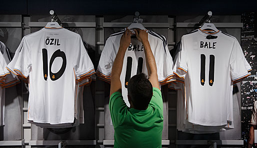 Mesut Özils Trikot wird wohl nicht mehr allzu lange im Real-Fanshop zu kaufen sein
