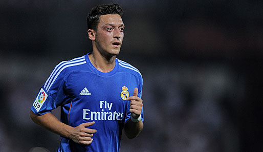 Mesut Özil wird weiter von Real-Verantwortlichen kritisiert