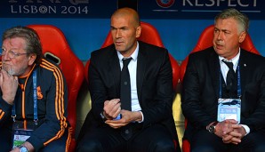 Zinedine Zidane rückt in die Mitte - nicht nur bildlich gesprochen