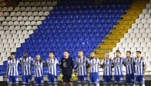 Spieler von Deportivo gedenken an den verstorbenen Fan