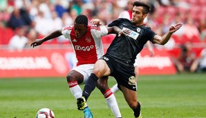 Riechedly Bazoer gehört mit seinen 19 Jahren bereits zu den Stars der Eredivisie