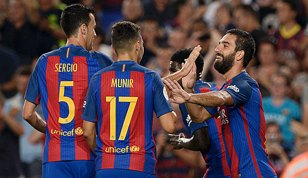 Der FC Barcelona holte sich durch zwei Siege gegen den FC Sevilla den Titel im Supercopa