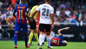 Andres Iniesta verletzte sich gegen den FC Valencia bereits nach 14 Minuten und musste vom Feld