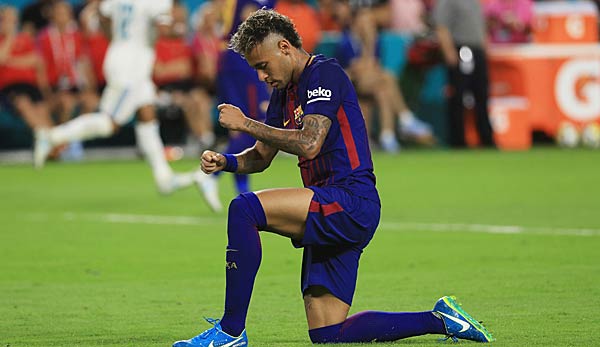 Nach seinem Abgang vom FC Barcelona behaart Neymar auf eine Vertragsprämie in Höhe von 26 Millionen Euro
