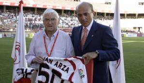 PLATZ 5 - Juan Arza (1943 - 1958): 13 Tore für FC Sevilla.