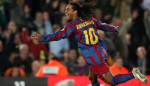 Ronaldinho gewann zudem zweimal die Meisterschaft und führte Barca zum ersten Champions-League-Sieg. Der Edeltechniker wurde gleich zweimal zum Weltfußballer des Jahres gewählt.