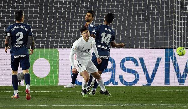 Marco Asensio dreht jubelnd ab: Soeben hat er das 2:0 für Real Madrid gegen Celta Vigo erzielt.