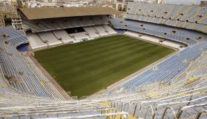 FC VALENCIA: Estadio Mestalla. Im Mai 1923 bezwangen die Ches hier Stadtrivale Levante 1:0, damals gingen nur 17.000 rein. Fassungsvermögen nun: 55.000. Am designierten Nachfolger "Nou Mestalla", dessen Gerippe leer steht, ging der Klub fast zugrunde.
