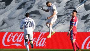 Karim Benzema (M.) erzielte beide Tore für Real Madrid beim 2:1 gegen Underdog Elche.