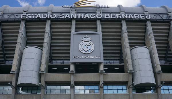 Schreckmoment für Spaniens Rekordmeister Real Madrid: In dessen Estadio Santiago Bernabeu kam es am Mittwochabend im Zuge der Umbauarbeiten zu einem kleinen Brand.