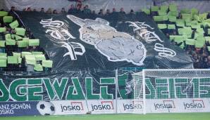 KEINE SORGEN ARENA: Das Stadion von Josko Ried in Österreich trug schon mehrere Namen. Der offizielle Titel ist seit 2018 Josko Arena, doch es firmierte auch schon unter dem nicht minder attraktiven Namen Fill Metallbau Stadion. Keine Sorgen indeed!