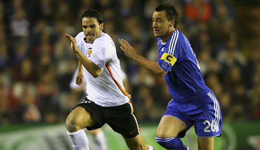 Fernando Morientes (l.) erzielte in der abgelaufenen nur ein mickriges Tor für den FC Valencia