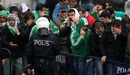 Schon vor dem Hinspiel im Dezember gab es Ausschreitungen in Istanbul